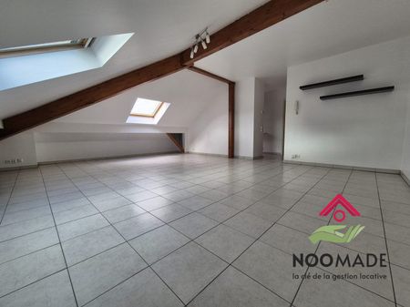 F2 mansardé avec stationnement - Sarreguemines - Photo 5