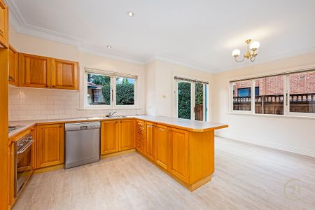 Immaculate Two Level Family Home - Photo 3