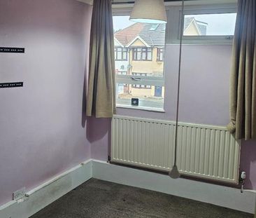 3 bedroom ground floor maisonette to rent - Photo 1