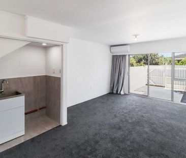 2-Bedroom in Papatoetoe - Newly Renovated - Photo 6