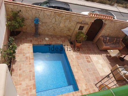 Alquiler de chalet adosado en Calle Alcalá Galiano s/n - Photo 2