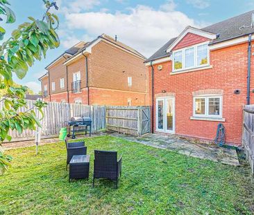 Carina Drive, The Carillions, Wokingham, RG40 - Photo 2