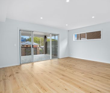 Impressive Spacious 4 Bedroom Home - Photo 5