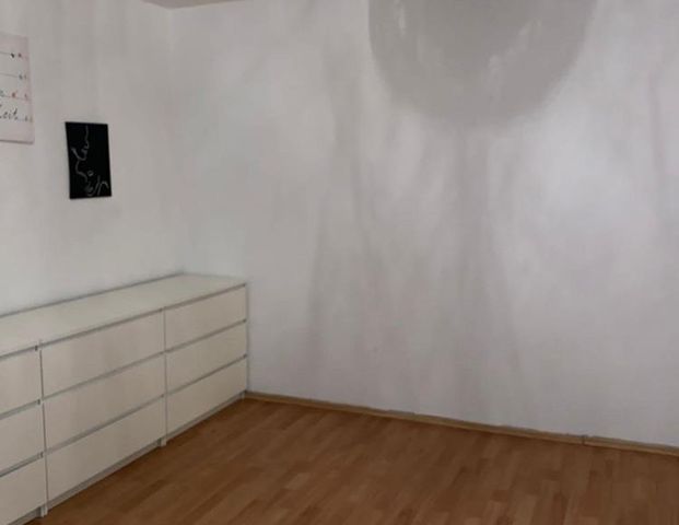 *** Nette 1-Raum-Wohnung mit separater Küche und Tageslichtbad mit Wanne, 3. OG *** - Photo 1