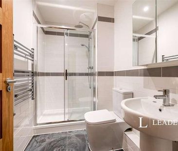 Fountain View, Commercial Road, Portsmouth, Hampshire, PO1 - Photo 5