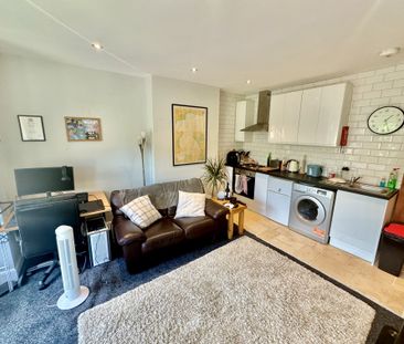 Catton Grove Road, Norwich - Photo 4