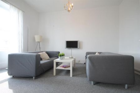 3 bedroom apartment to rent - Photo 4