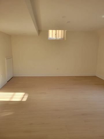 For Lease - 30 Wilson Drive, Bradford West Gwillimbury, Ontario - Photo 3