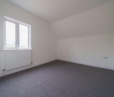 4 bedroom semi-detached house to rent - Photo 5