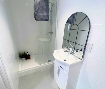 Deluxe Ensuite - Photo 6