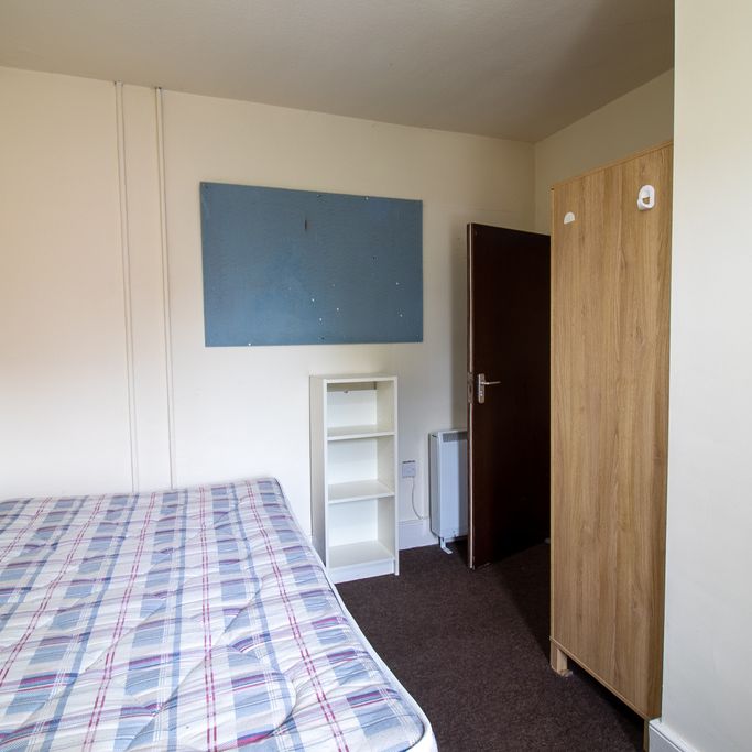 6 Bed Student Accommodation - Photo 1