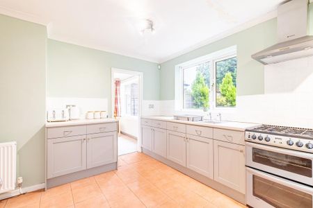 2 bedroom semi-detached house to rent - Photo 3