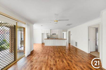 Like New - Immaculate Established Family Home - Photo 4