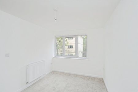 Farm Road, NEATH - Photo 2