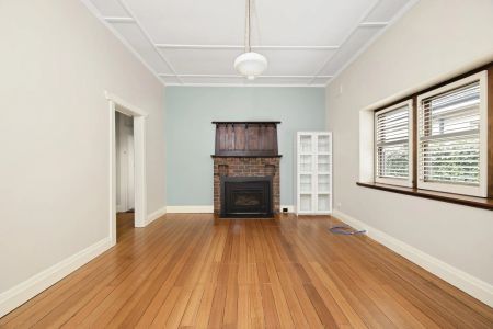 35 Kambrook Road Caulfield North 3161, Caulfield North. - Photo 2