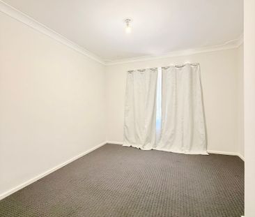 10 Serls Street, Armadale WA 6112 - House For Rent | Domain - Photo 6