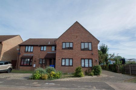 Meadowsweet Close, Haverhill - Photo 3