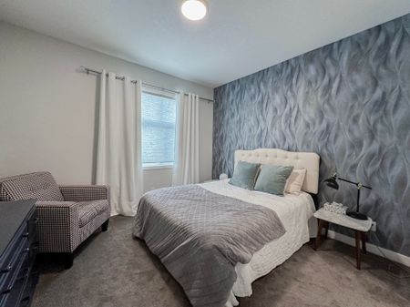 2 Bed + Den Townhome In Quarry Park With Garage & A/C - Photo 4