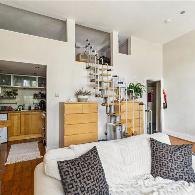 Studio to rent - Photo 1