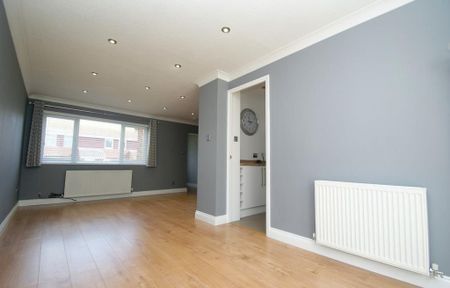 2 bedroom terraced house to rent - Photo 4