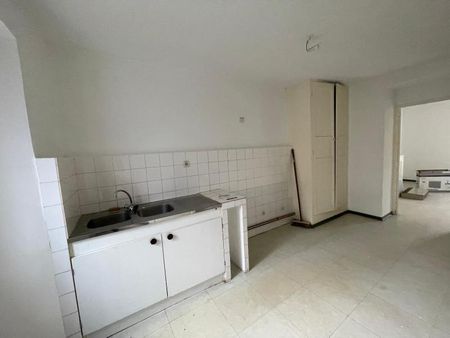 Location Maison 3 pièces 75m² ROUGIERS 83170 - Photo 2