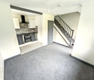 2 bedroom end of terrace house to rent - Photo 1