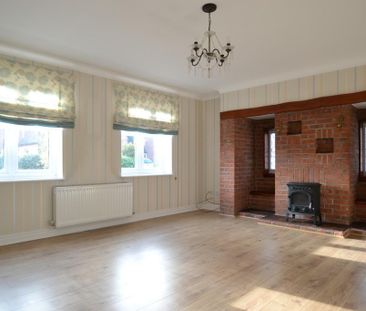 4 bedroom detached house to rent - Photo 1