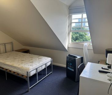 Redfern - Photo 4