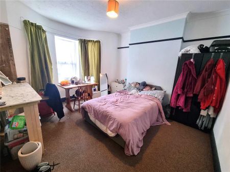 5 bedroom semi-detached house to rent - Photo 4