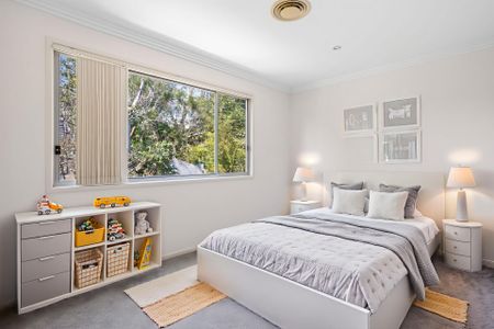 3-Bed, 2-Bath Townhouse in Boutique Coorparoo Locatioon - Photo 3