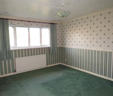 4 bedroom detached house to rent - Photo 4