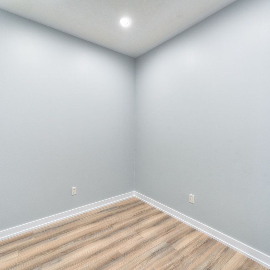 For Lease - 2486 Old Bronte Road Unit# 320, Oakville, Ontario - Photo 1