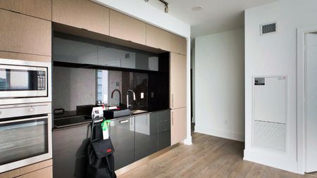 For Lease - 10 York Street Unit# 5603, Toronto, Ontario - Photo 5