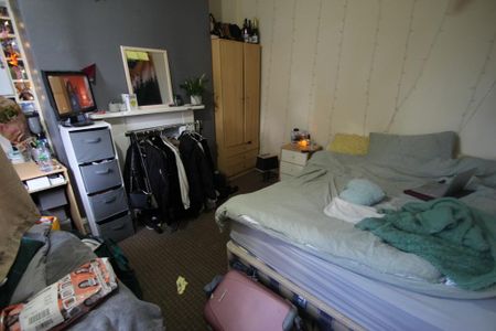 6 bedroom semi-detached house to rent - Photo 4