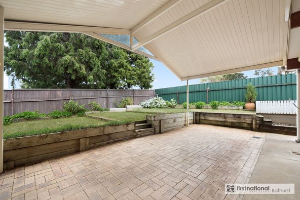 IDEAL FAMILY LIVING - Photo 1