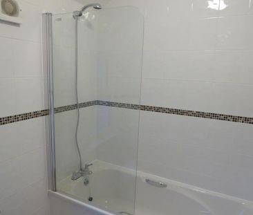 3 bedroom semi-detached house to rent - Photo 6