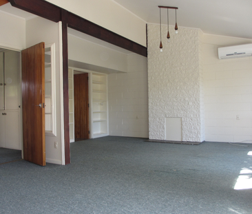 Sunny Three Bedroom Unit in Merivale Available 2nd Feburary 2026 - Photo 4