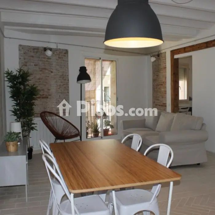 Piso en alquiler en El Raval - Foto 1