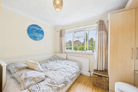 3 bedroom semi-detached house to rent - Photo 4