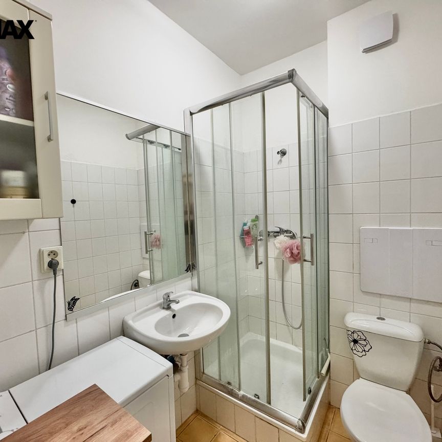 Pronájem bytu 1+kk v družstevním vlastnictví 28 m², Hostivice - Photo 1