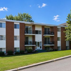 83 Rue Lucien-Brault (Hull) MONT-BLEU - Appartement 2 Chambres, Idéal Pour étudiants CEGEP - Photo 2