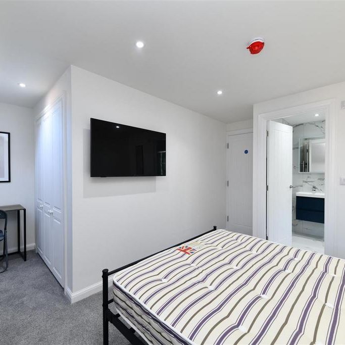 1 bedroom in a house share to rent - Photo 1