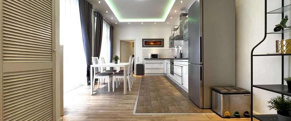 KL - Nähe Klinikum, Maisonette-Wohnung, teilmöbliert, 2,5 ZKB, Terrasse, EBK, Tageslichtbad, Carport - Foto 1