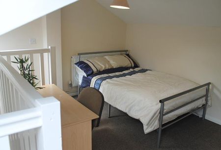 6 bedroom townhouse to rent - Photo 2