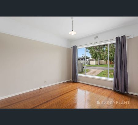 48 Whitehead Grove, Rosebud, Vic 3939 - Photo 2