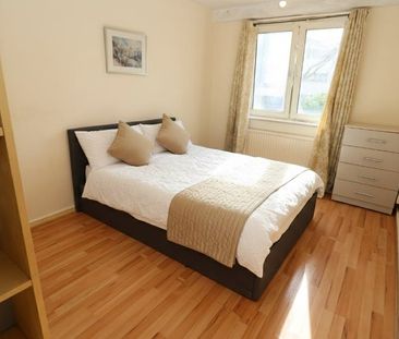 Room in a Shared House, London, E16 - Photo 3