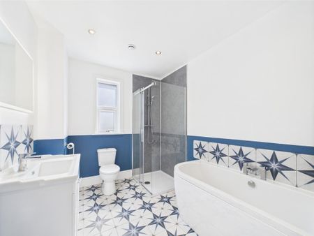 3 bedroom terraced house to rent - Photo 2