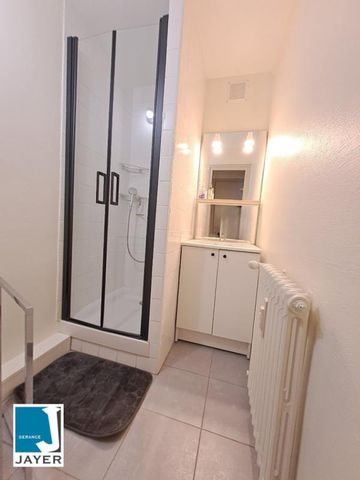 F1 BIS MEUBLÉ PROCHE CENTRE VILLE - Photo 2