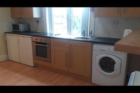 2 Bed Flat, Granville Road, M14 - Photo 5