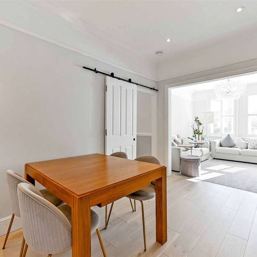 A beautifully presented period home with flexible accommodation and a landscaped garden. - Photo 1